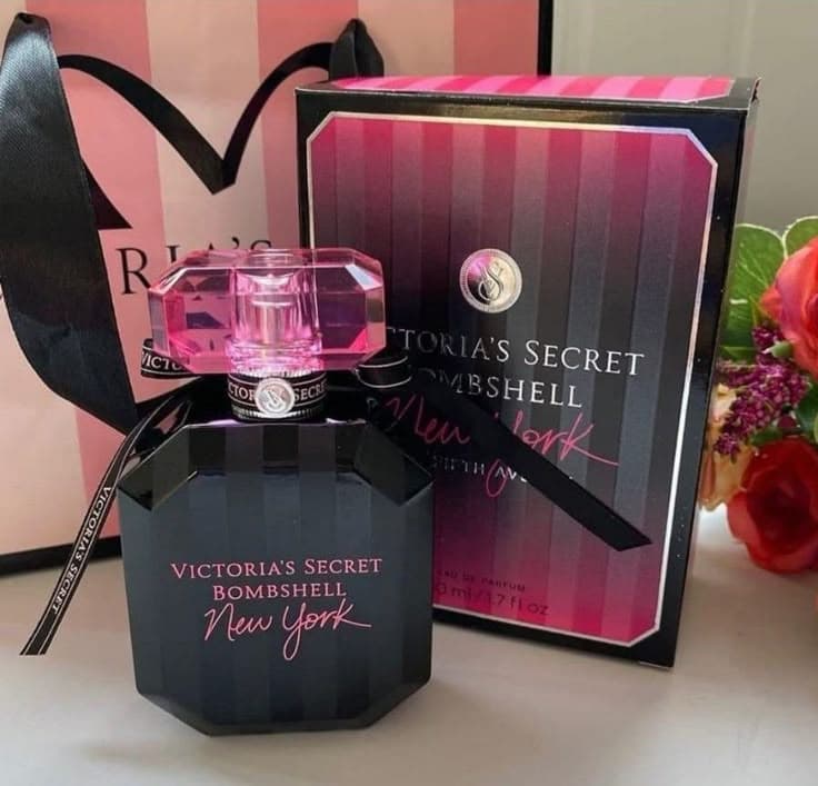 Woodny Collection – Eau de Parfum
Découvrez l’élégance et le raffinement avec Woodny Collection, une fragrance conçue pour ceux qui aiment se démarquer. Ce parfum allie des notes fraîches et boisées à une touche sensuelle et moderne, créant une signature