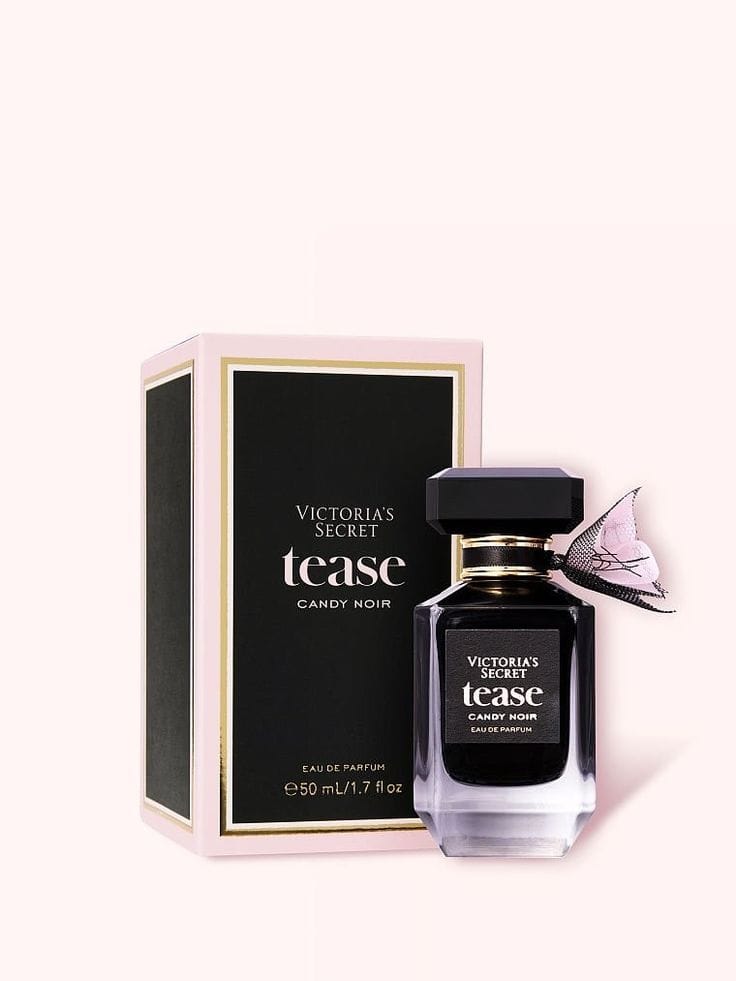 Woodny Collection – Eau de Parfum
Découvrez l’élégance et le raffinement avec Woodny Collection, une fragrance conçue pour ceux qui aiment se démarquer. Ce parfum allie des notes fraîches et boisées à une touche sensuelle et moderne, créant une signature